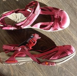 SOLD- Merrill Street Grip Size 9